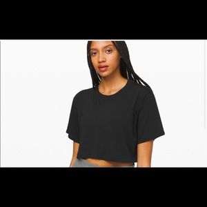 Black lululemon cropped shirt